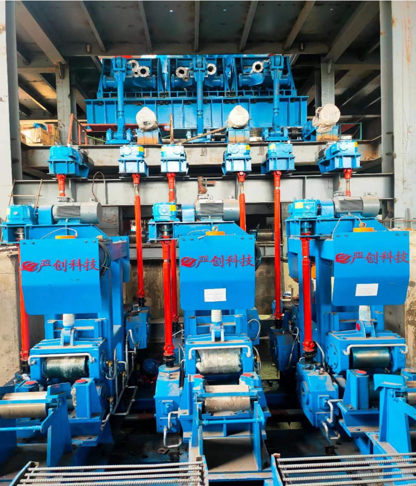 5辊拉矫机 5 Roll Straighteing & Withdrawing Machine 5 辊拉矫机 5 Скатает с прямой и снятой машиной